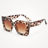 Wearbella – The Square Frame That Finishes Any Look