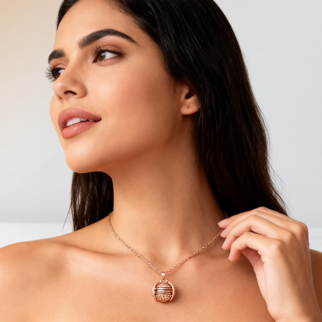 Lunelle - Foldable Photo Pendant Necklace