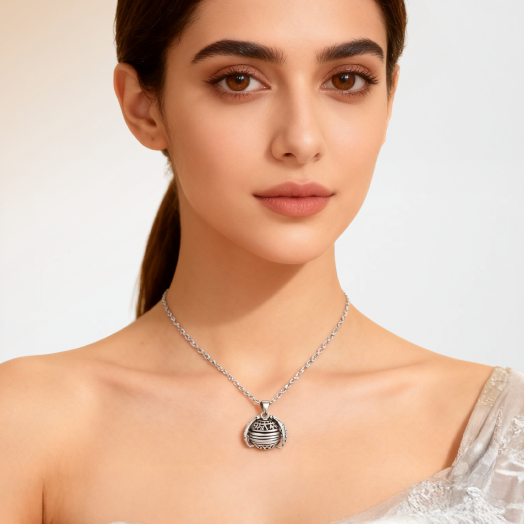 Lunelle - Foldable Photo Pendant Necklace