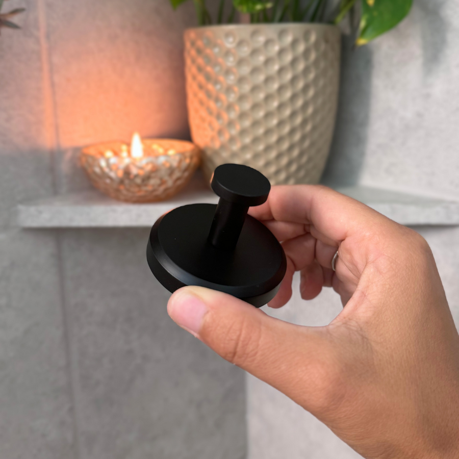 Overa - 2 Twist-Lock Suction Hooks for Bathroom & Kitchen