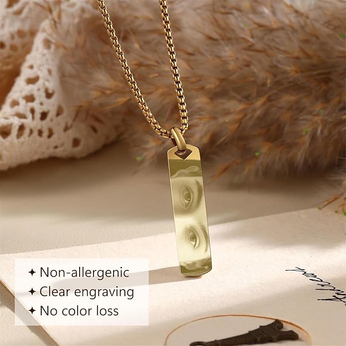 Oculyn – Necklace with Eye Pendant