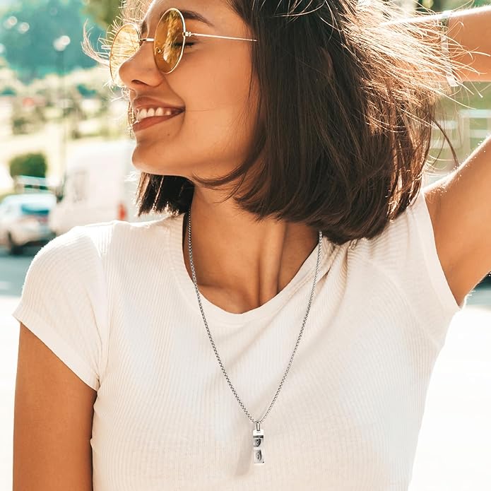 Oculyn – Necklace with Eye Pendant