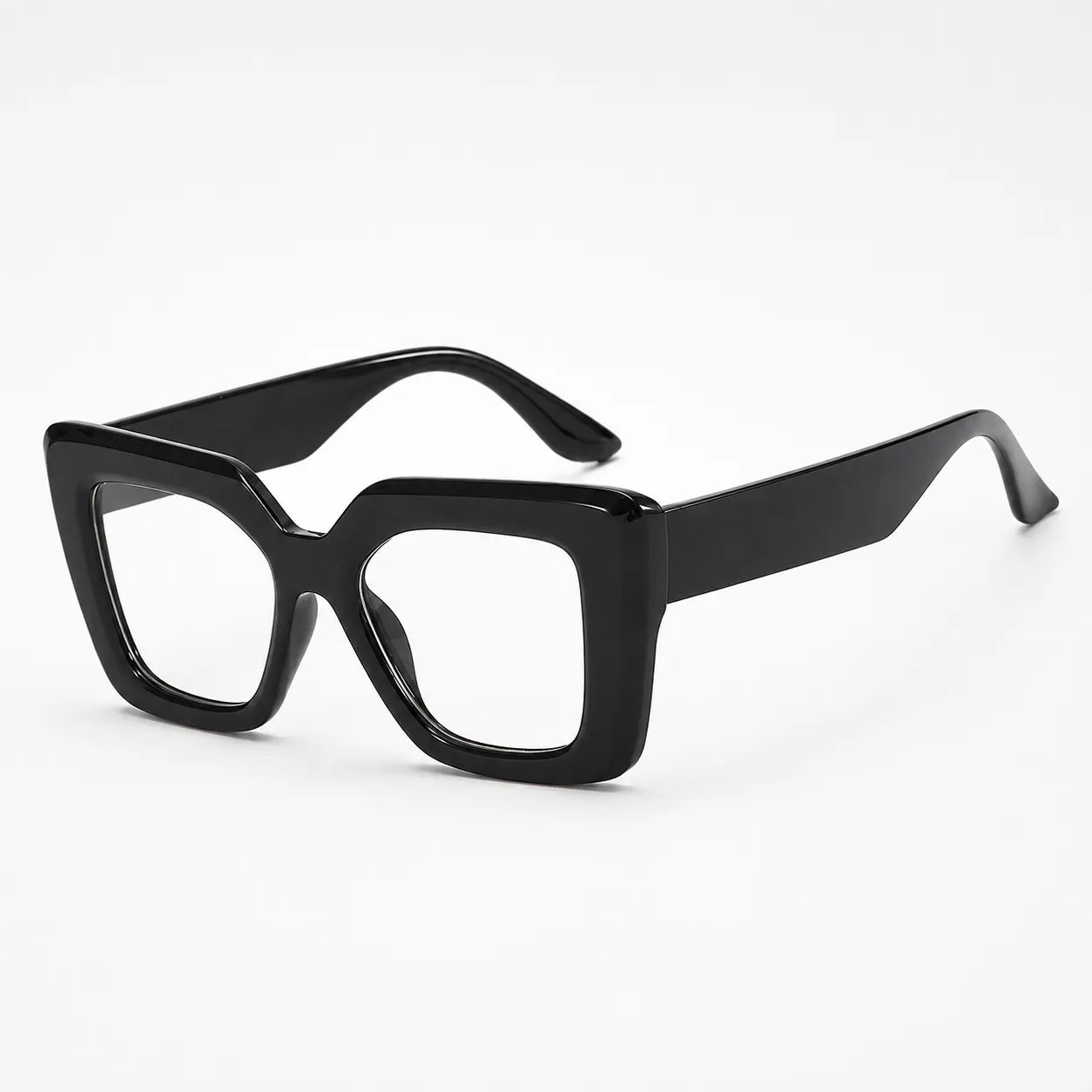Wearbella – The Square Frame That Finishes Any Look