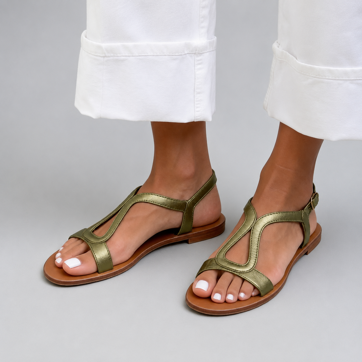 Wearbella – The Flat Sandal That Still Looks Elegant