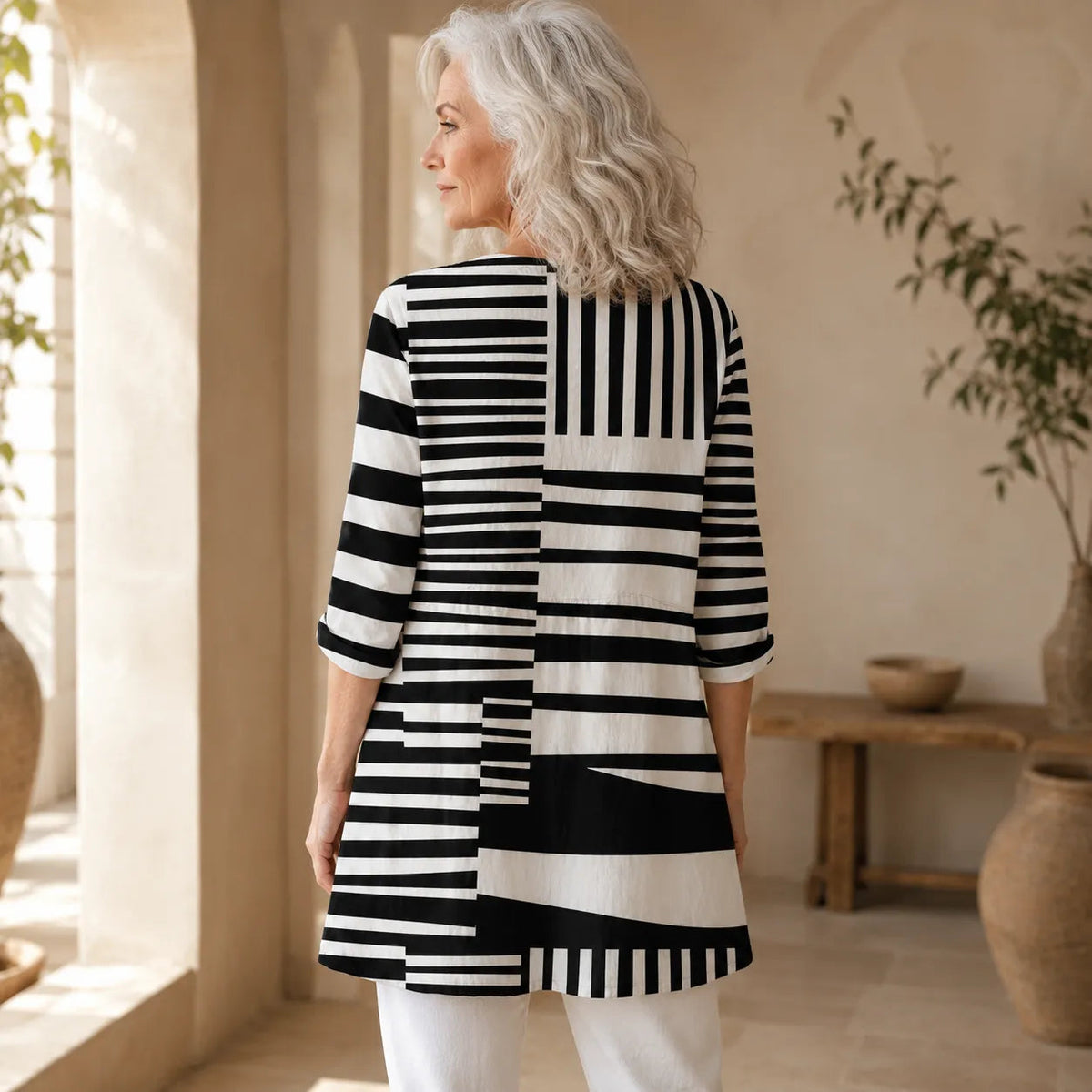 Vivelle – Long V-Neck Tunic Blouse with Pockets, Bold Print, 3/4 Sleeve