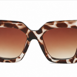 Wearbella – The Square Frame That Finishes Any Look