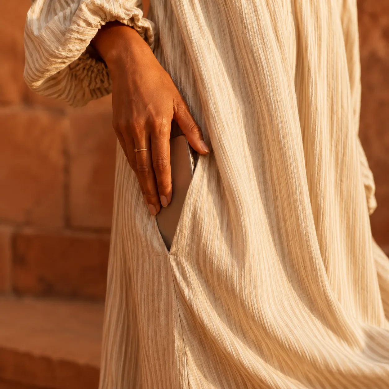 Marisella – Off-Shoulder Striped Maxi Dress with Lantern Sleeves and Pockets
