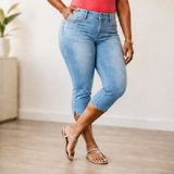 Curvella – Flattering High-Waist Stretch Denim Capris