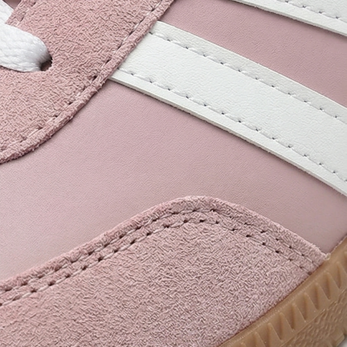 Vossa - Women's Cushioned Retro Sneakers