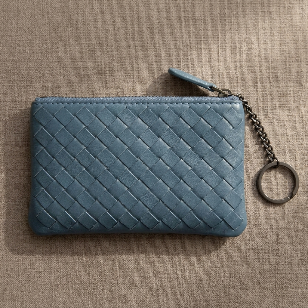 Veloura – Handwoven Lambskin Card Wallet