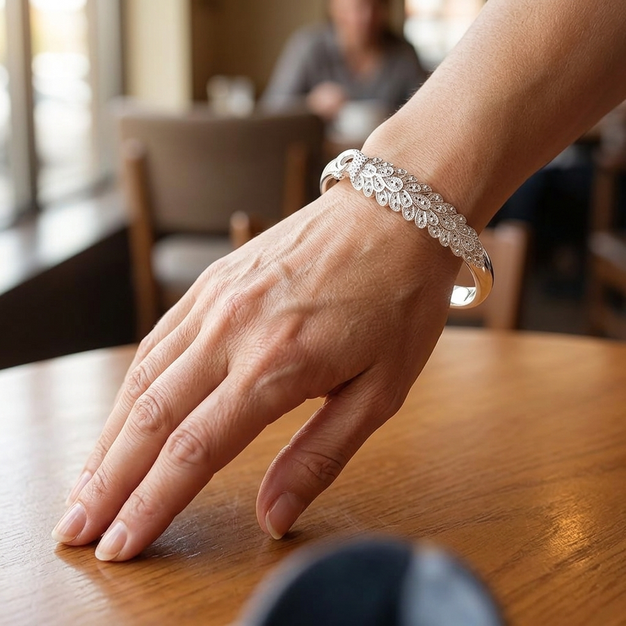 Pavora – Peacock Feather Cuff Bracelet