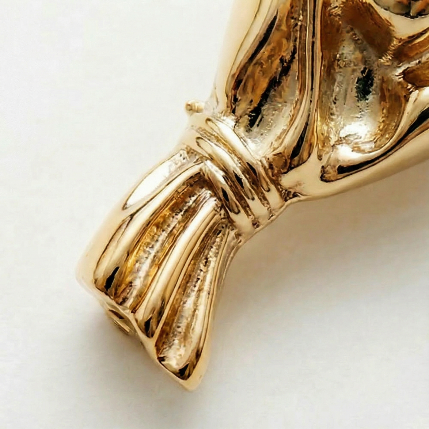Florette - Wearable flower vase brooch