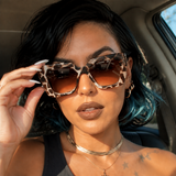 Wearbella – The Square Frame That Finishes Any Look