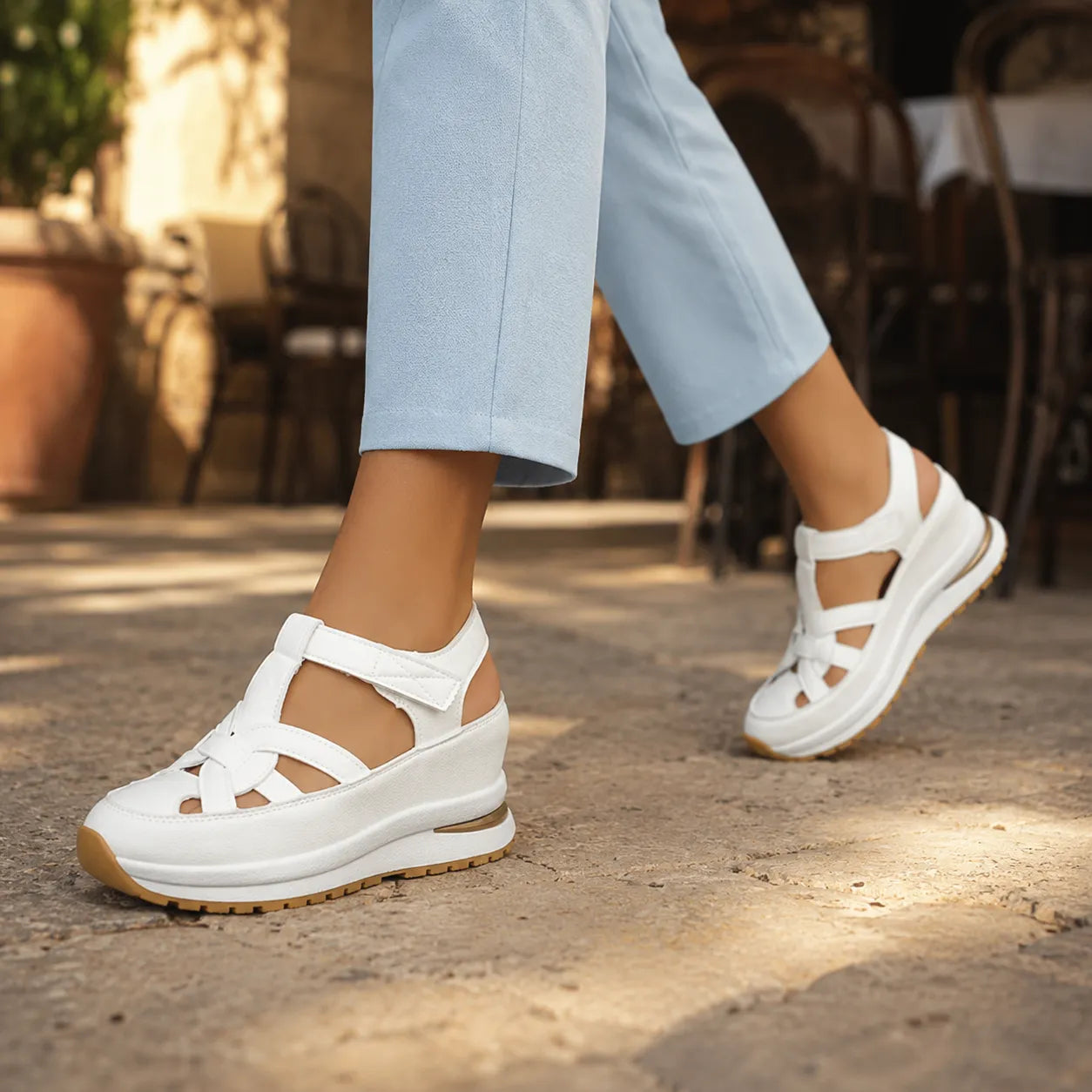 Velora – Cushioned Platform Sandals with Adjustable Strap for All-Day Comfort