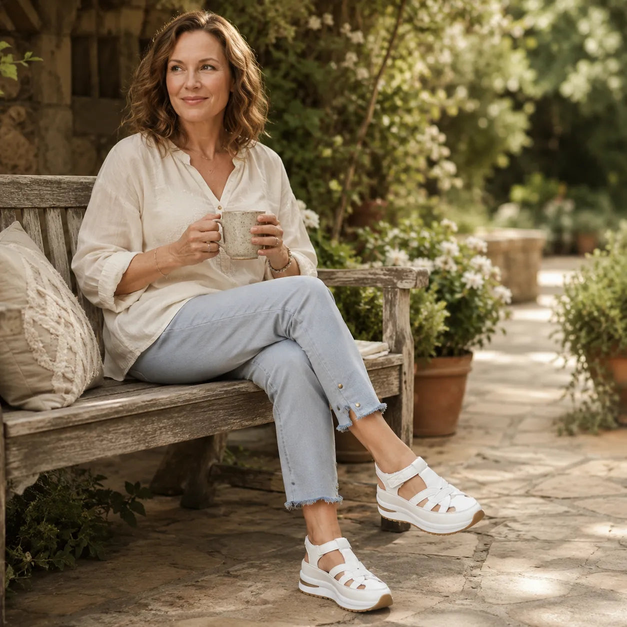 Velora – Cushioned Platform Sandals with Adjustable Strap for All-Day Comfort