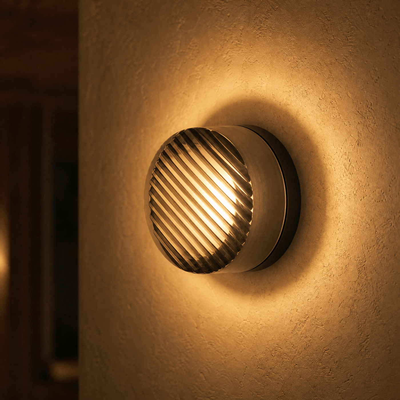 Lumara – Sculpted Dimmable Wall Sconce