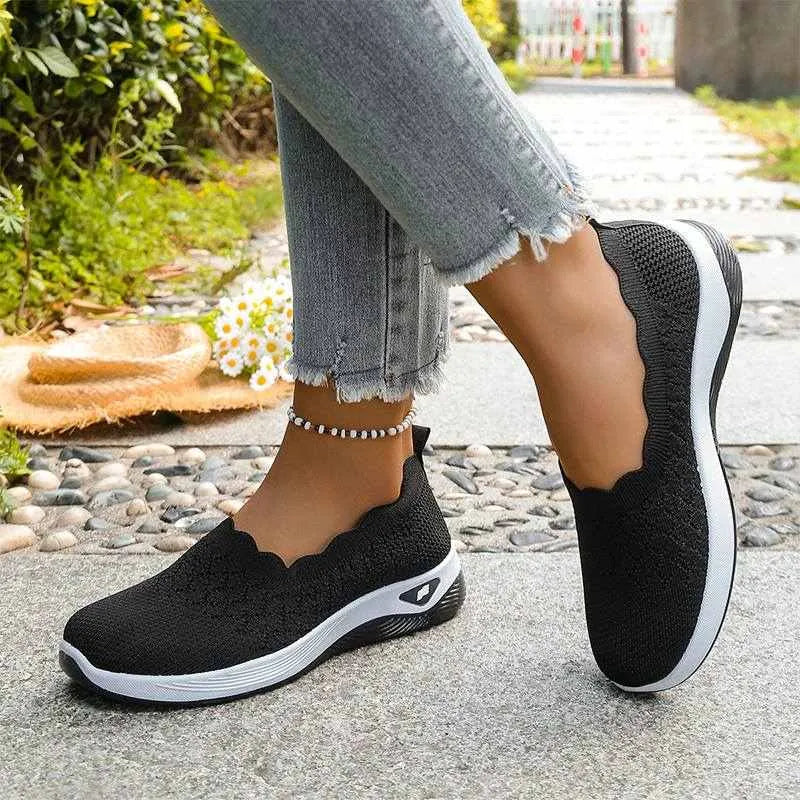 Wavella – Lightweight Slip-On Walking Shoes for Women