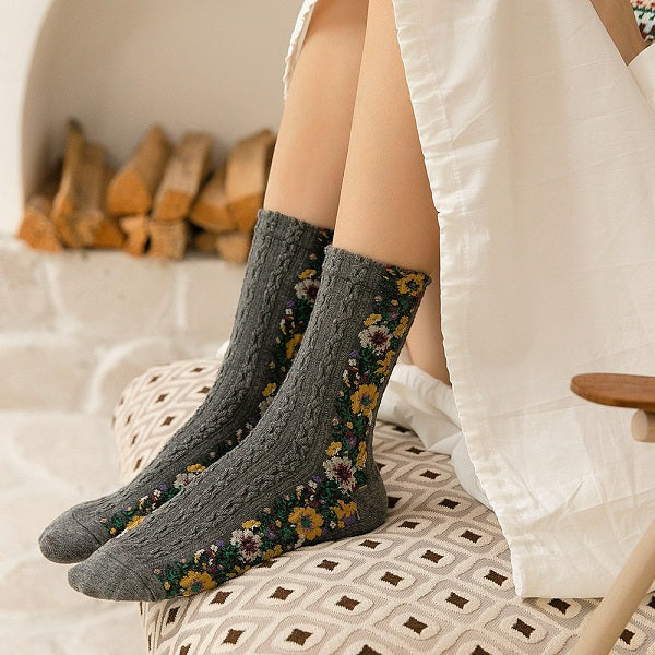 Sorellea - Women's Vintage Floral Embroidered Socks