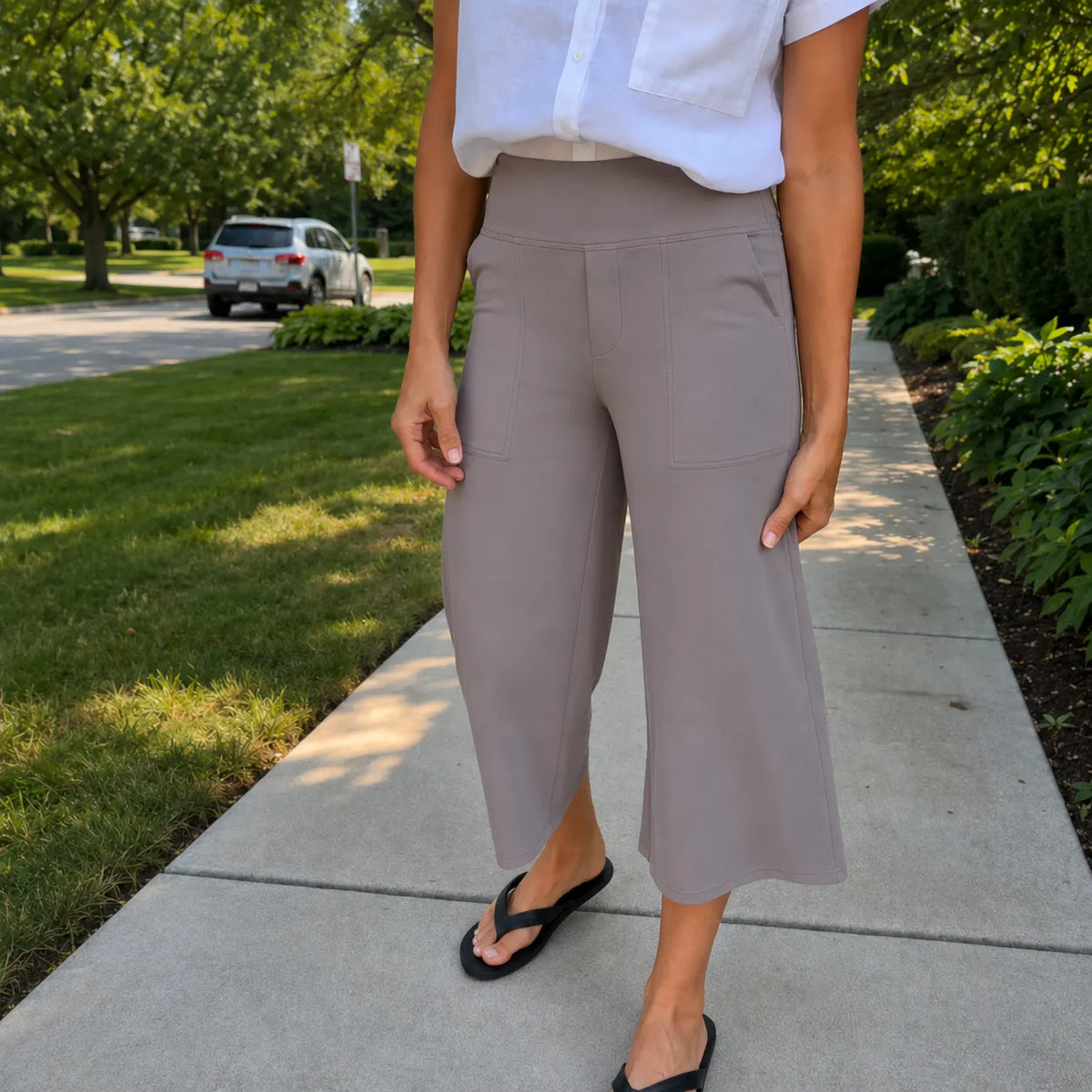 Velessa – High Waisted Wide Leg Cropped Pants with Pockets