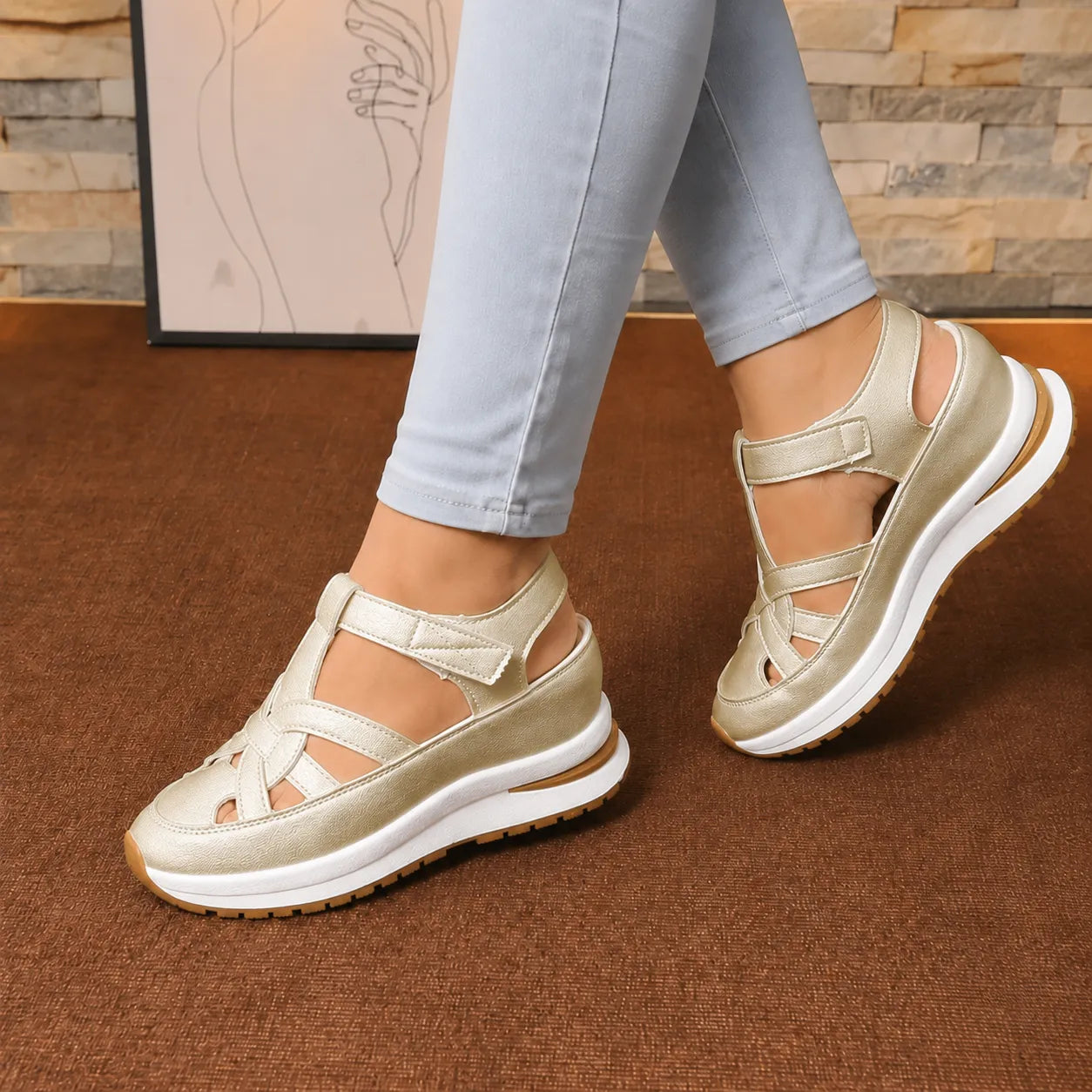 Velora – Cushioned Platform Sandals with Adjustable Strap for All-Day Comfort