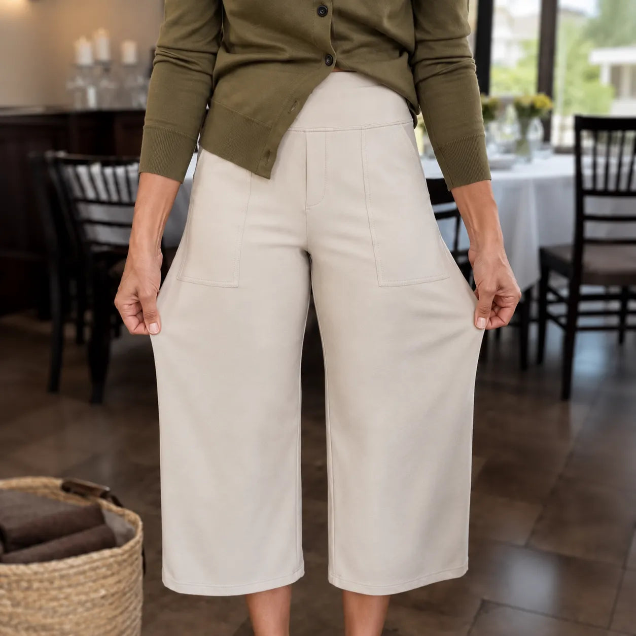 Velessa – High Waisted Wide Leg Cropped Pants with Pockets